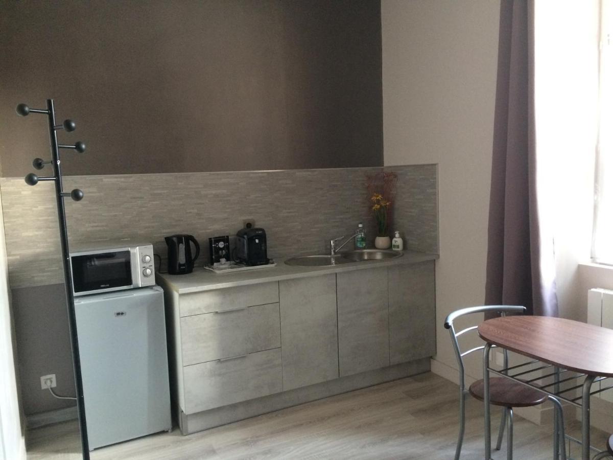 Studio Proche Gare Avec Kitchenette Et Wifi - Porte Rouge Thiviers Exterior foto