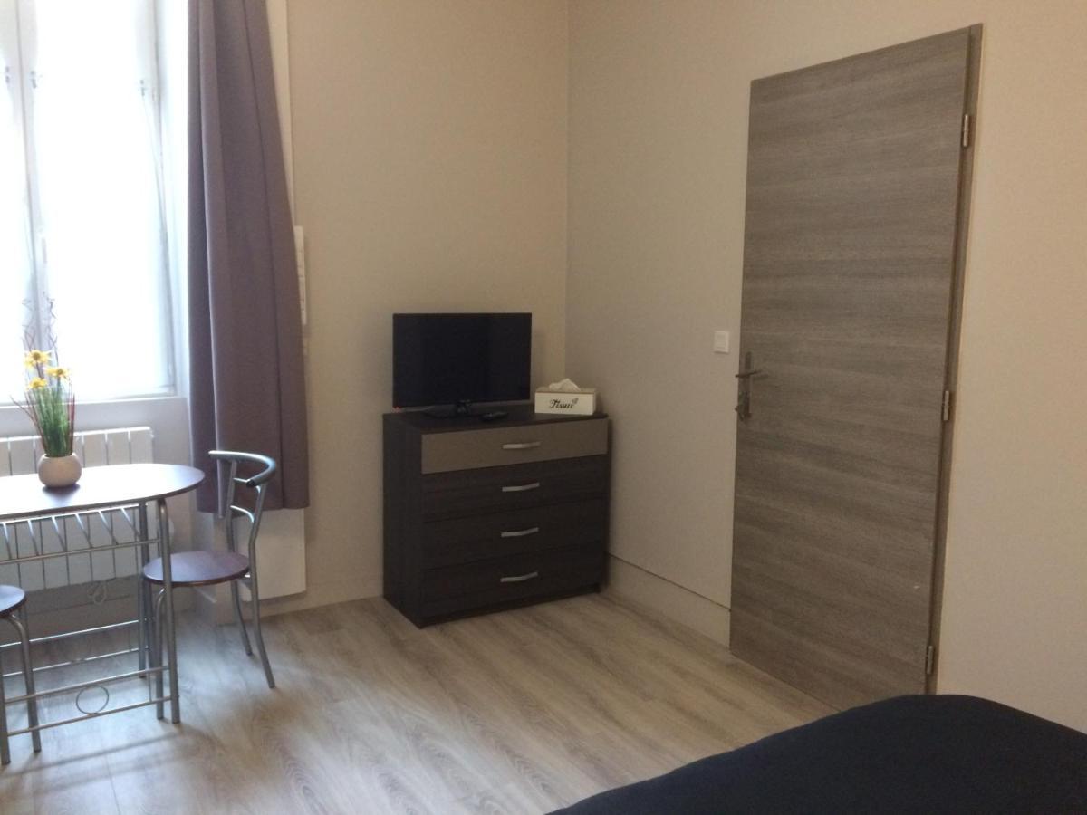 Studio Proche Gare Avec Kitchenette Et Wifi - Porte Rouge Thiviers Exterior foto